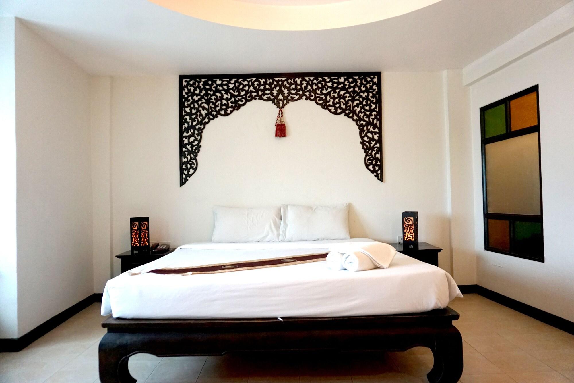 Wangburapa Grand Hotel 3*